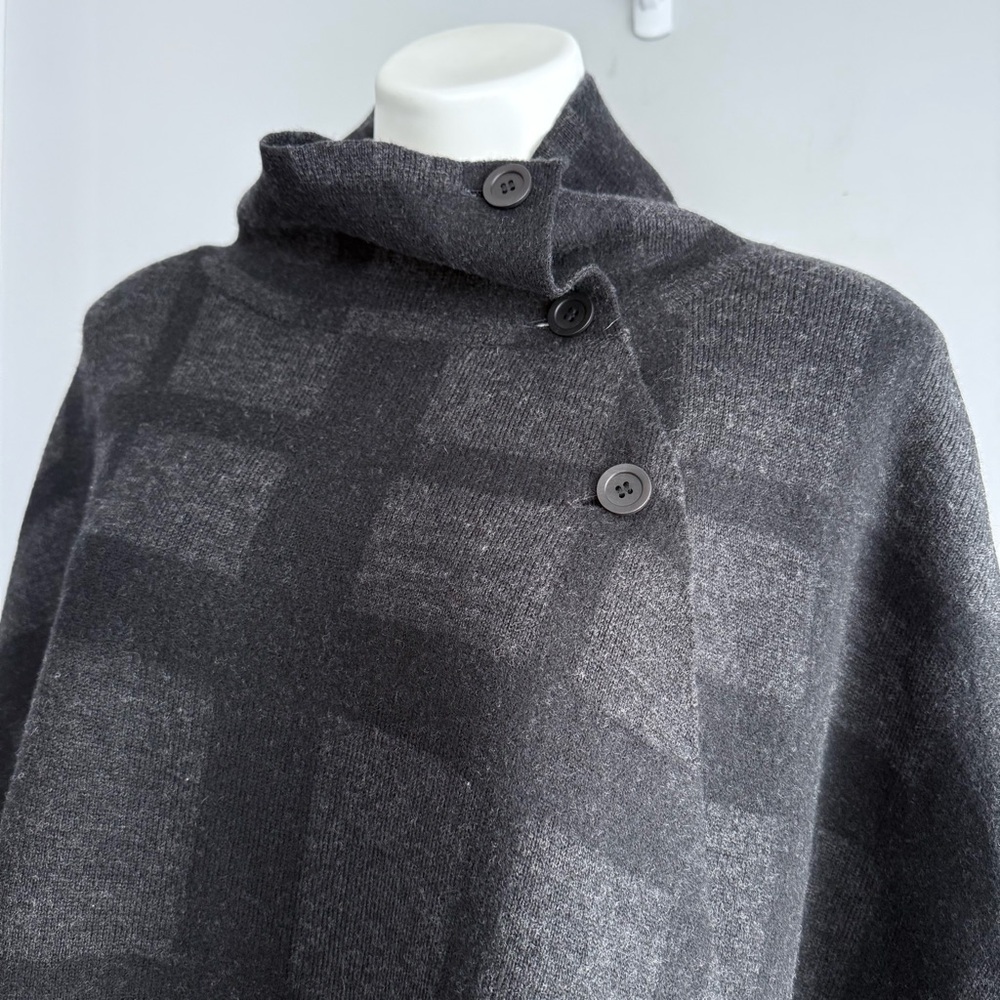 Eileen Fisher Wool Plaid Poncho Cape Wrap Gray Black Check Button Neck One Size - Picture 8 of 16